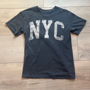 NEW YORK TEE🗽☕️ Aesthetic and super cute. 
Worn Twice.